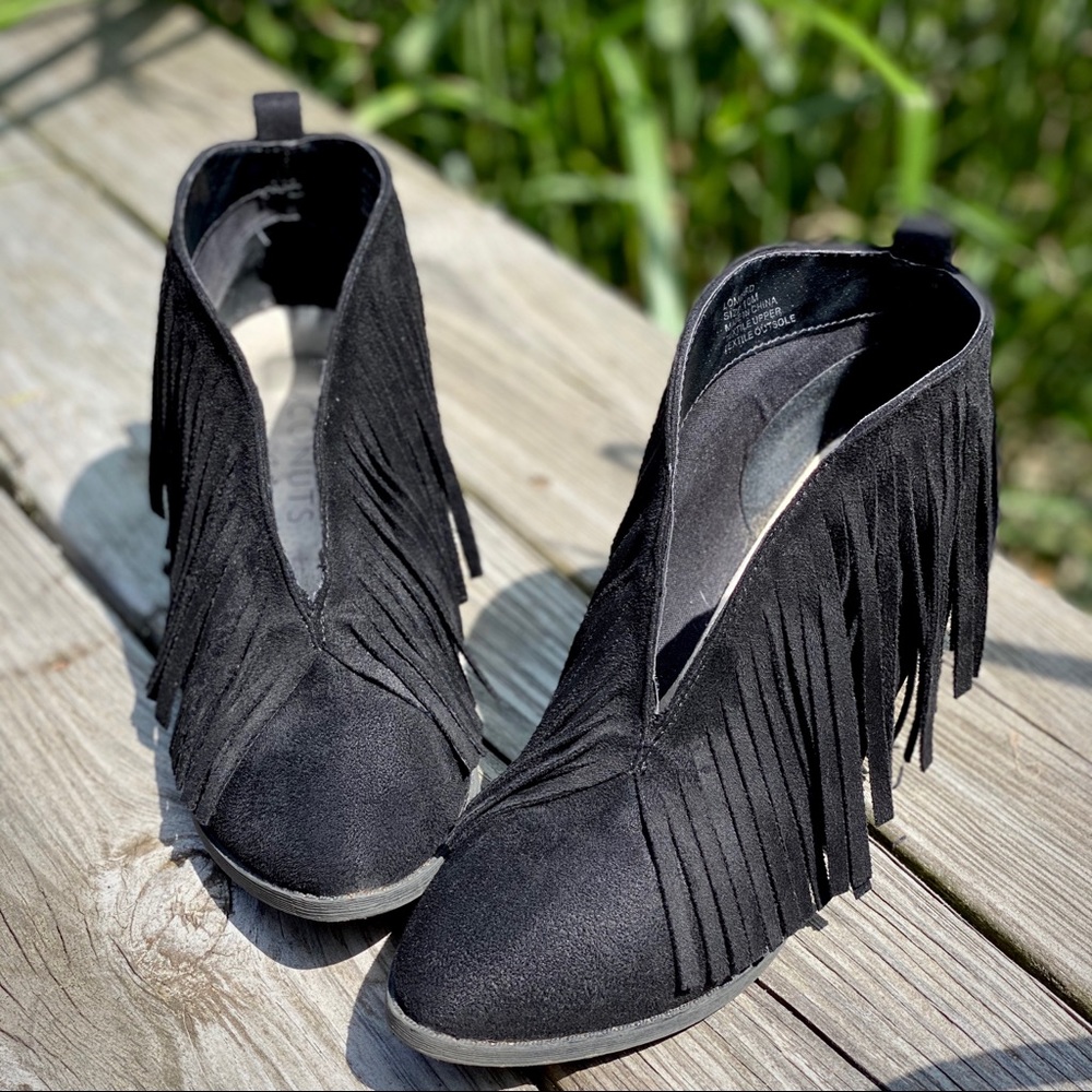 ❤️Coconuts •LOMBARD• Fringe Ankle Booties Size 10